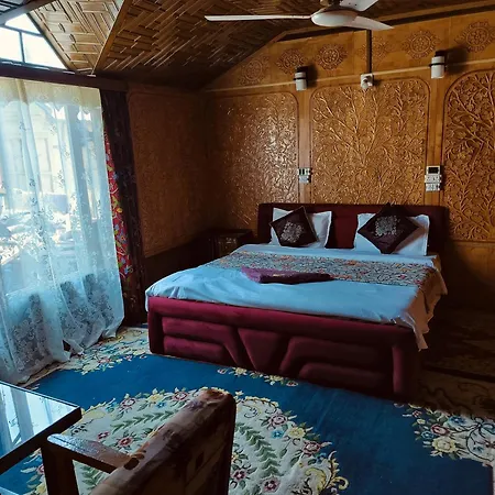 Houseboat Young Snow View Front Line Dal Lake Srinagar (Jammu and Kashmir) Room photo